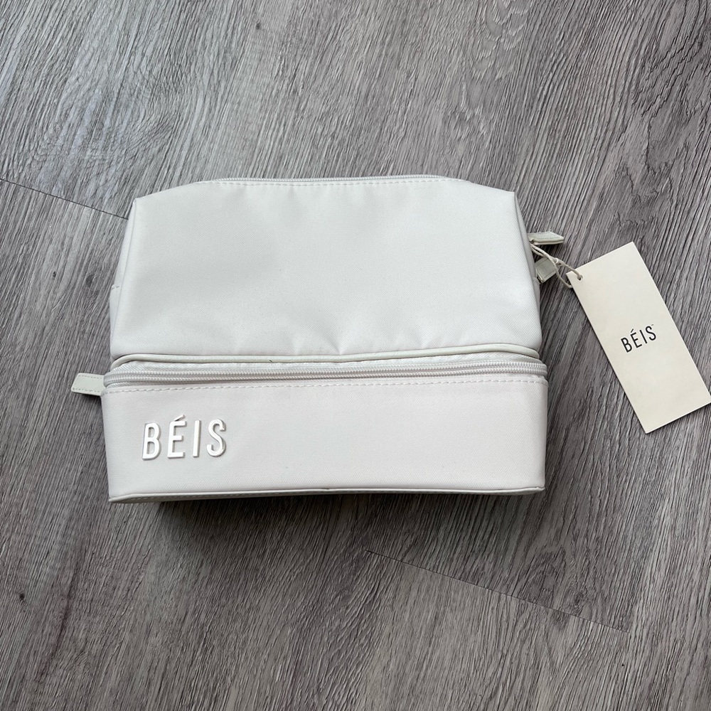 The Cosmetic Organizer 
in Beige
